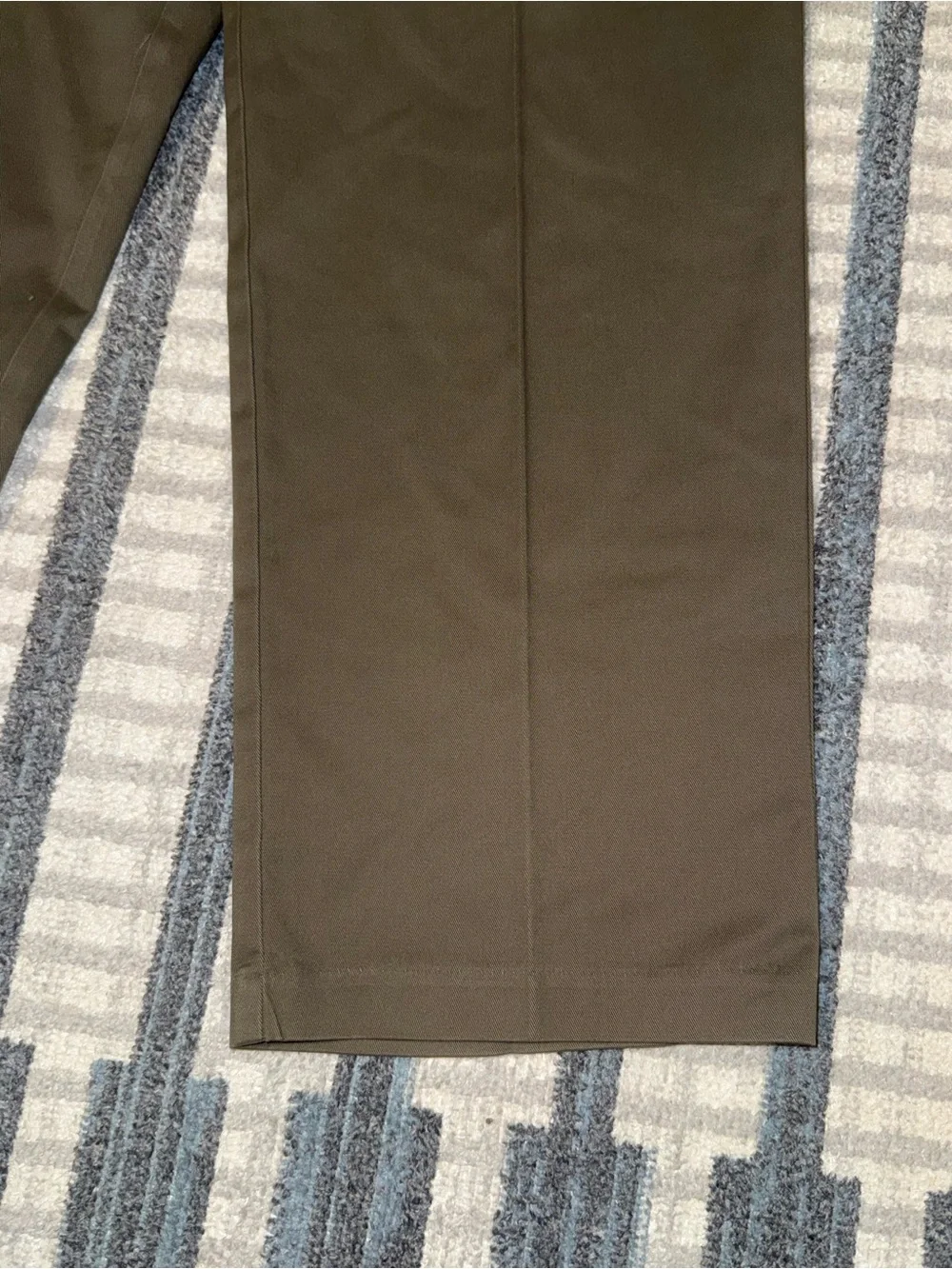 Dockers D3 Men’s Brown Grey Straight Leg Flat Front Chinos 34x30 Stretch Comfort
